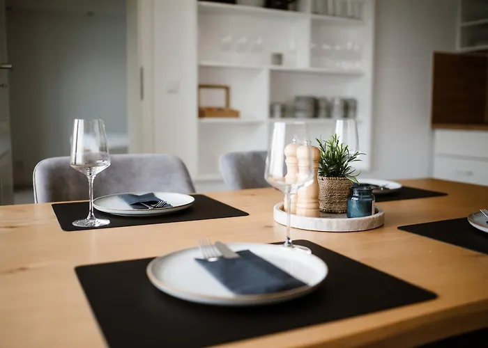 Panorama-seeblick, Privater Steg, Balkon, Parkplatz Lägenhet