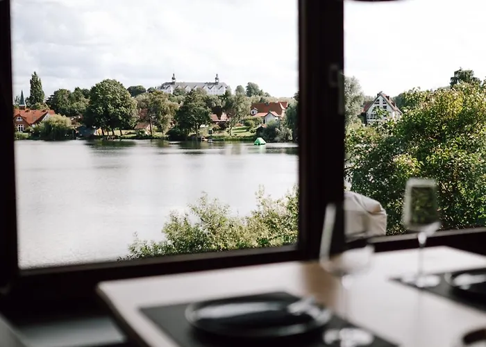 Panorama-seeblick, Privater Steg, Balkon, Parkplatz Lägenhet Plön