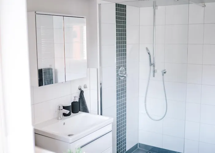 Panorama-seeblick, Privater Steg, Balkon, Parkplatz Lägenhet *