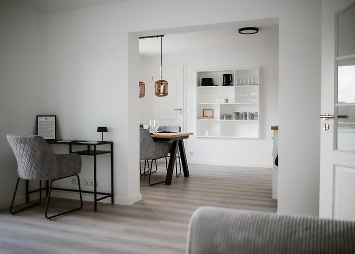 Panorama-seeblick, Privater Steg, Balkon, Parkplatz Lägenhet